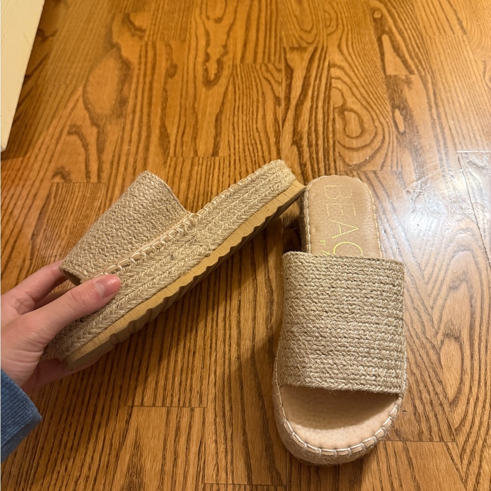 Platform Raffia Women’s Sandals - Picture 2 of 3